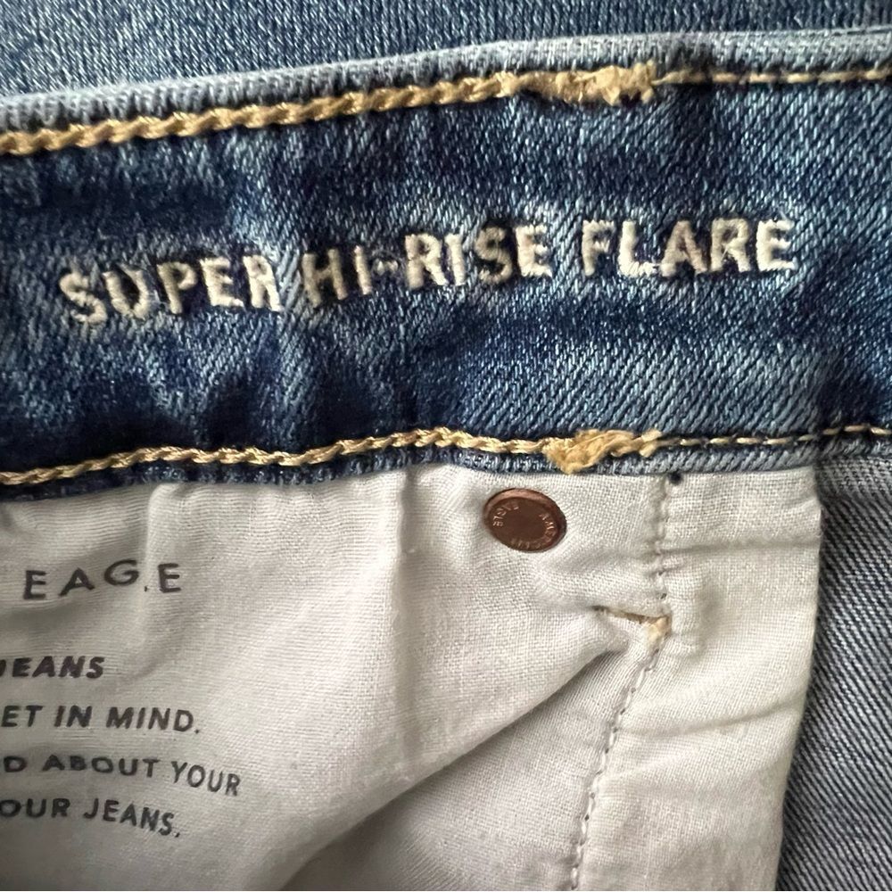 AEO Super High Rise Rip Flare Jean 18 NWT - Picture 5 of 5